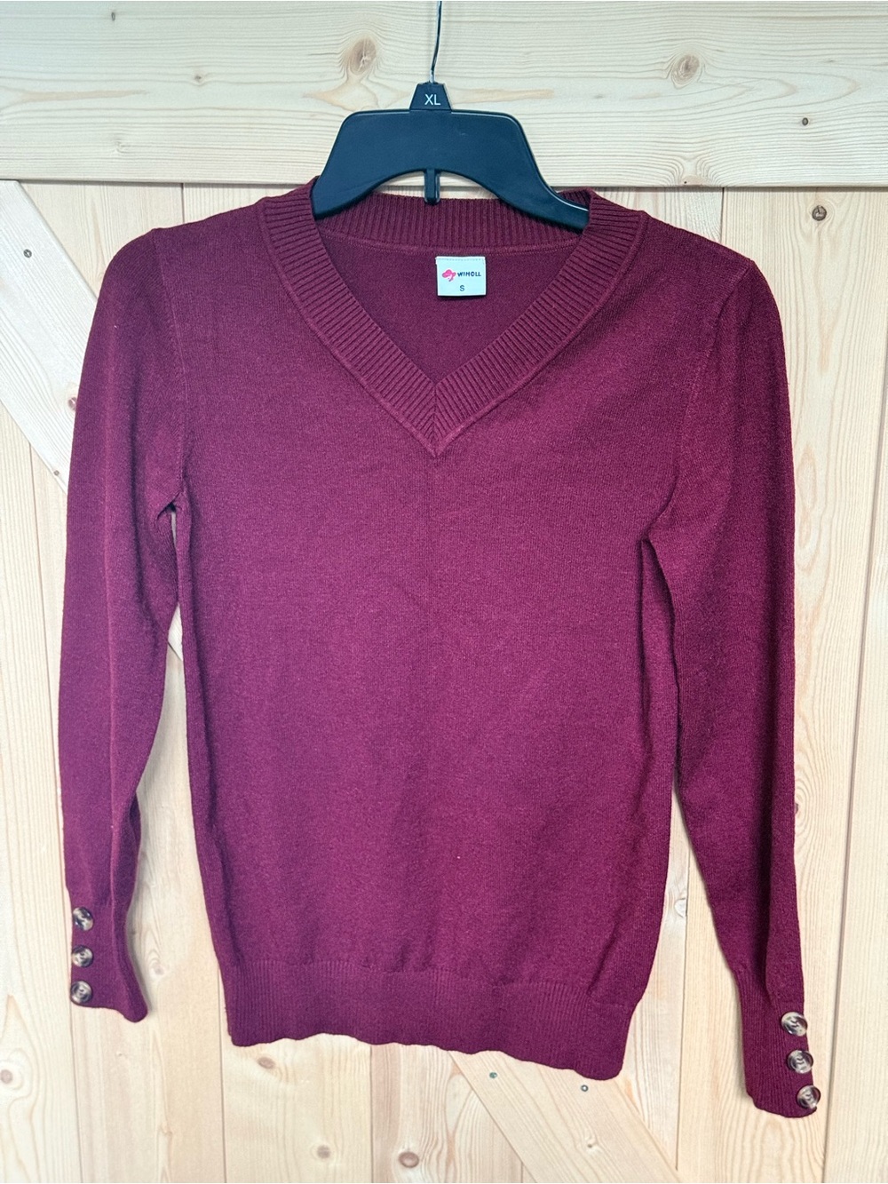 Women’s V-Neck Sweater in Burgundy